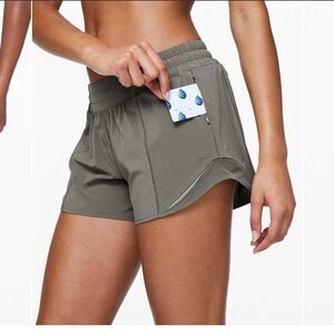 Lululemon Hotty hot shorts II sage grey size 4 EUC